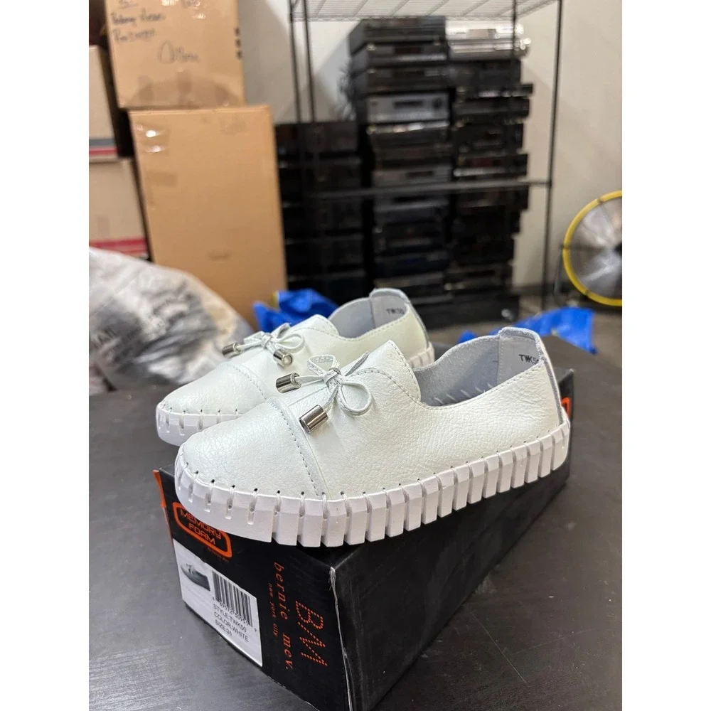 Bernie Mev TWK50 white size 31 / us 13 kids